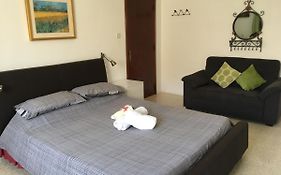 Pembroke Suites